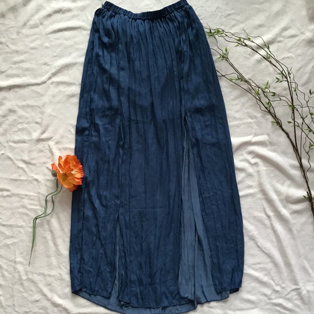Forever 21 Blue Maxi Crepe Pleated Skirt With Slits